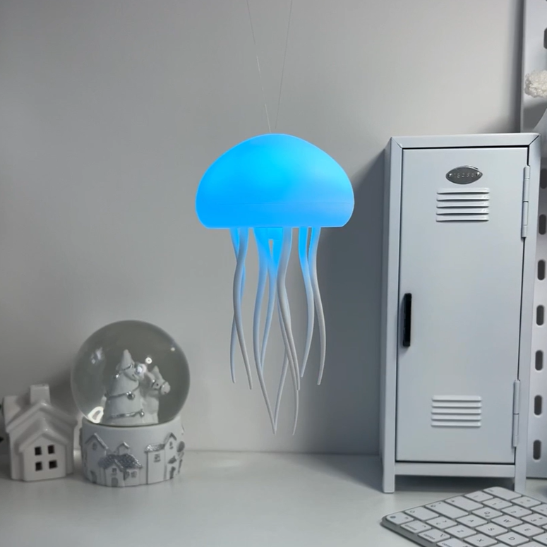 MEDUZA: The Floating Jellyfish Lamp