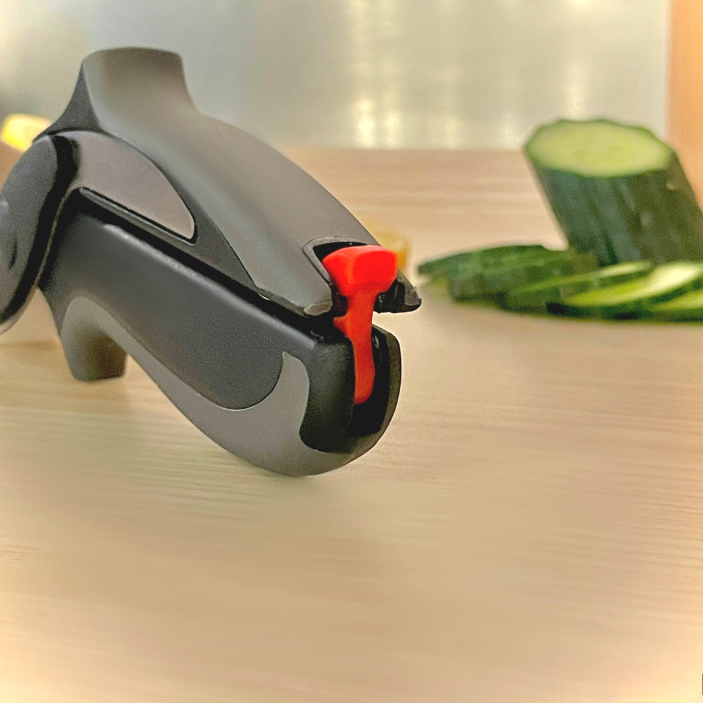 EasySlice: The Smart Kitchen Scissors